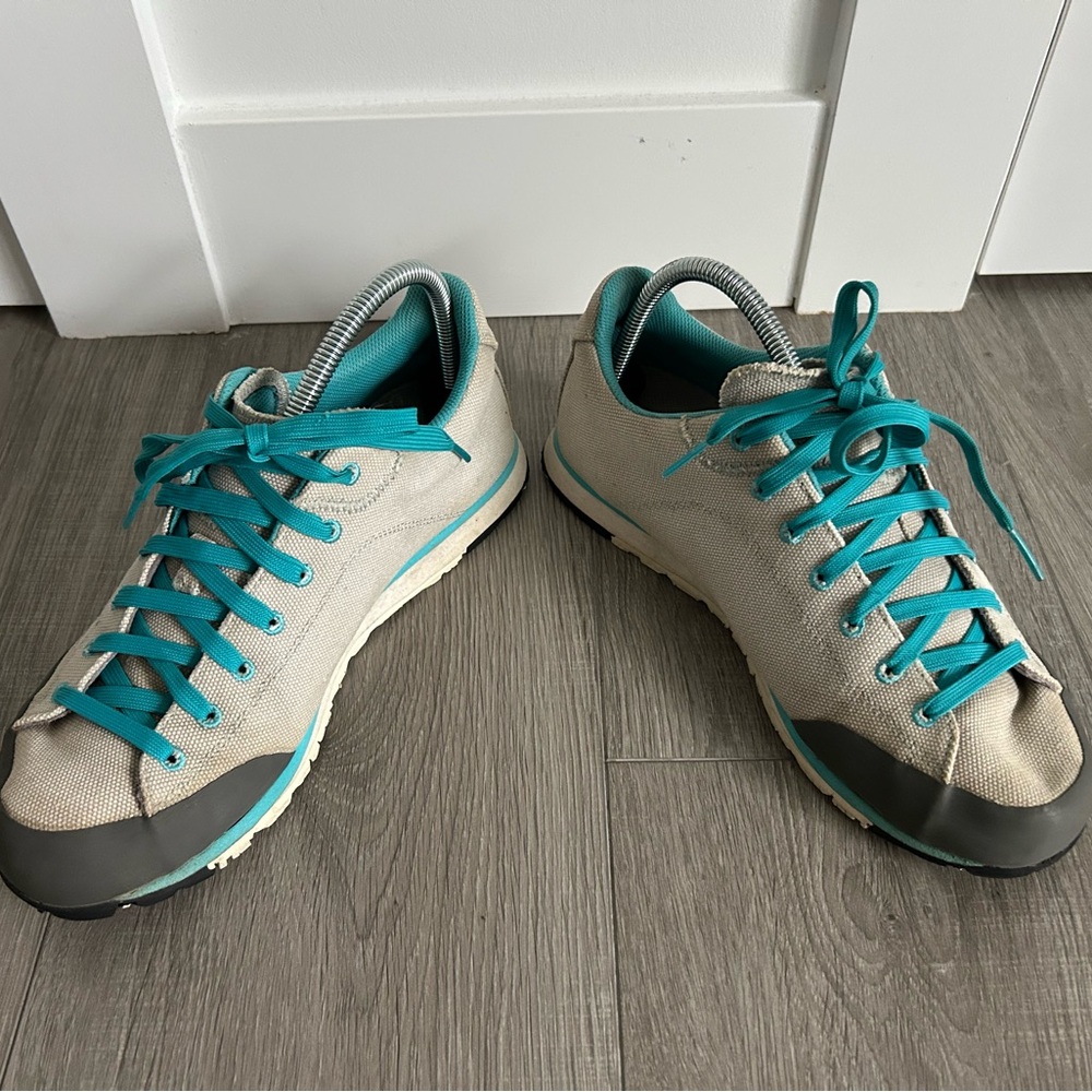 Scarpa Margarita Canvas Sneakers – Gray & Teal